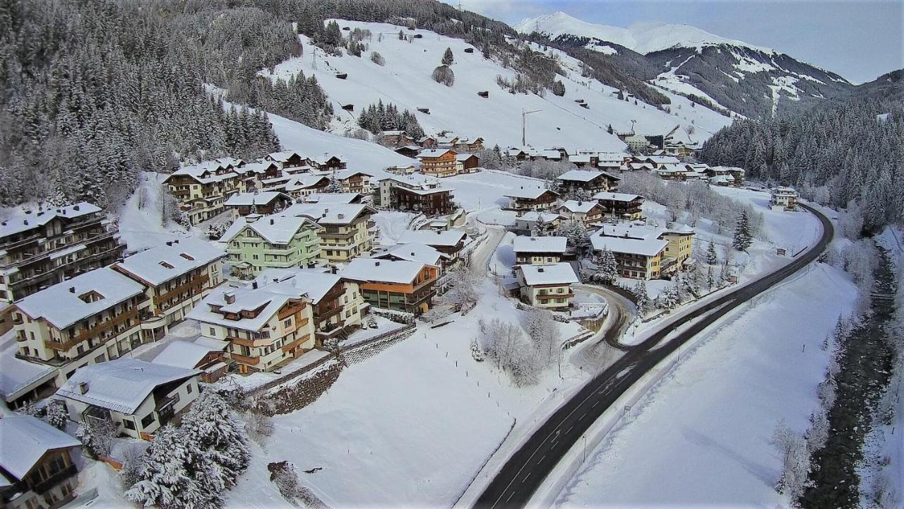 Heimat Apartments - Zillertal ゲルロス エクステリア 写真